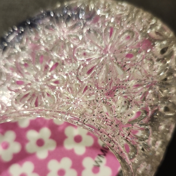 White and Pink Glitter Sandals with Textured Soles - Picture 4 of 7